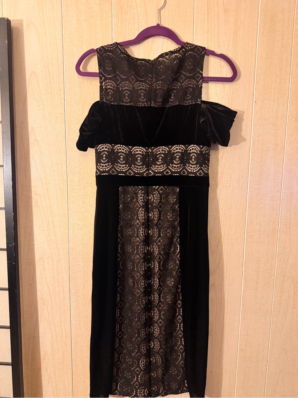 Maggy London Black Velvet Lace-Panel Midi Dress - Picture 4 of 5